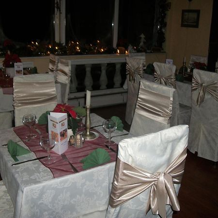 Hotel Viktoria Balatonalmadi Luaran gambar