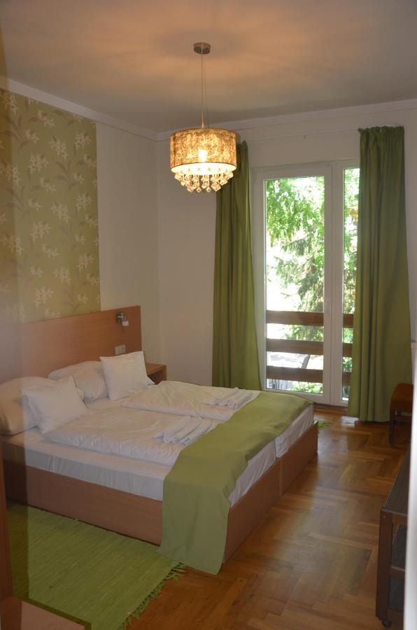 Hotel Viktoria Balatonalmadi Luaran gambar