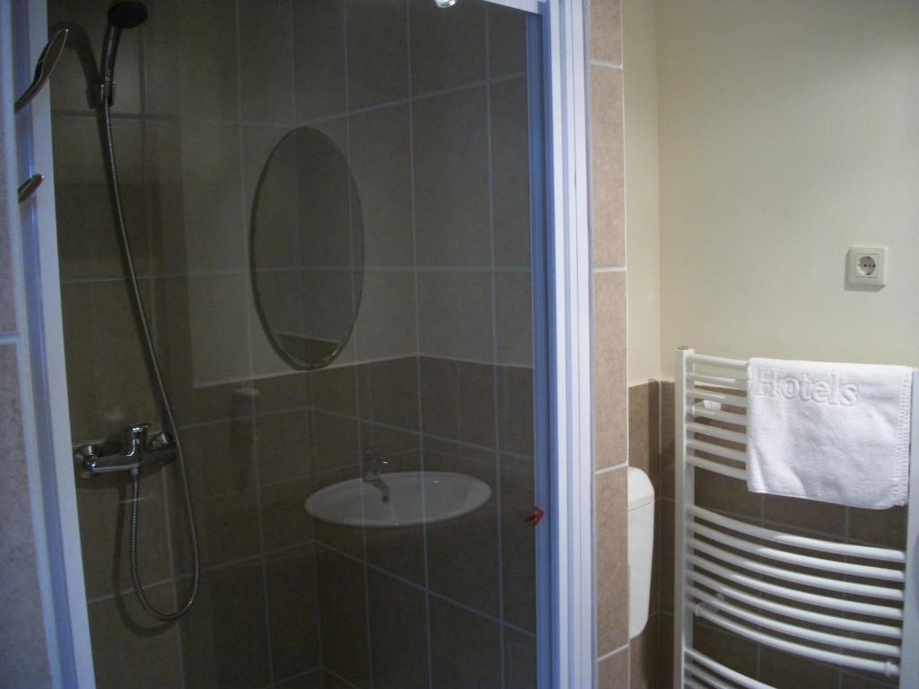 Hotel Viktoria Balatonalmadi Bilik gambar